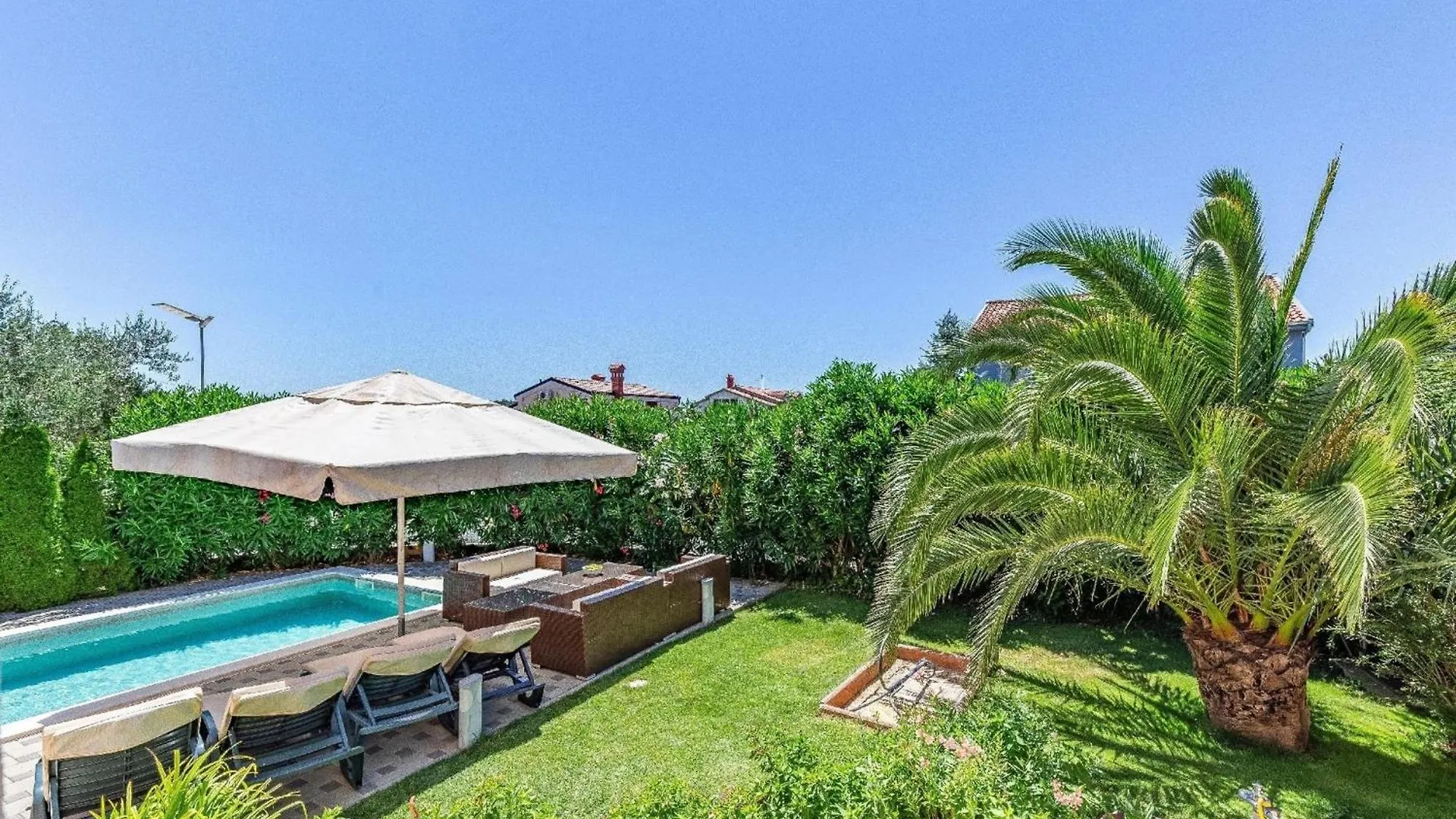 Strandnahes Haus Mit Terrasse Und Pool Pula 0*,  Croatia