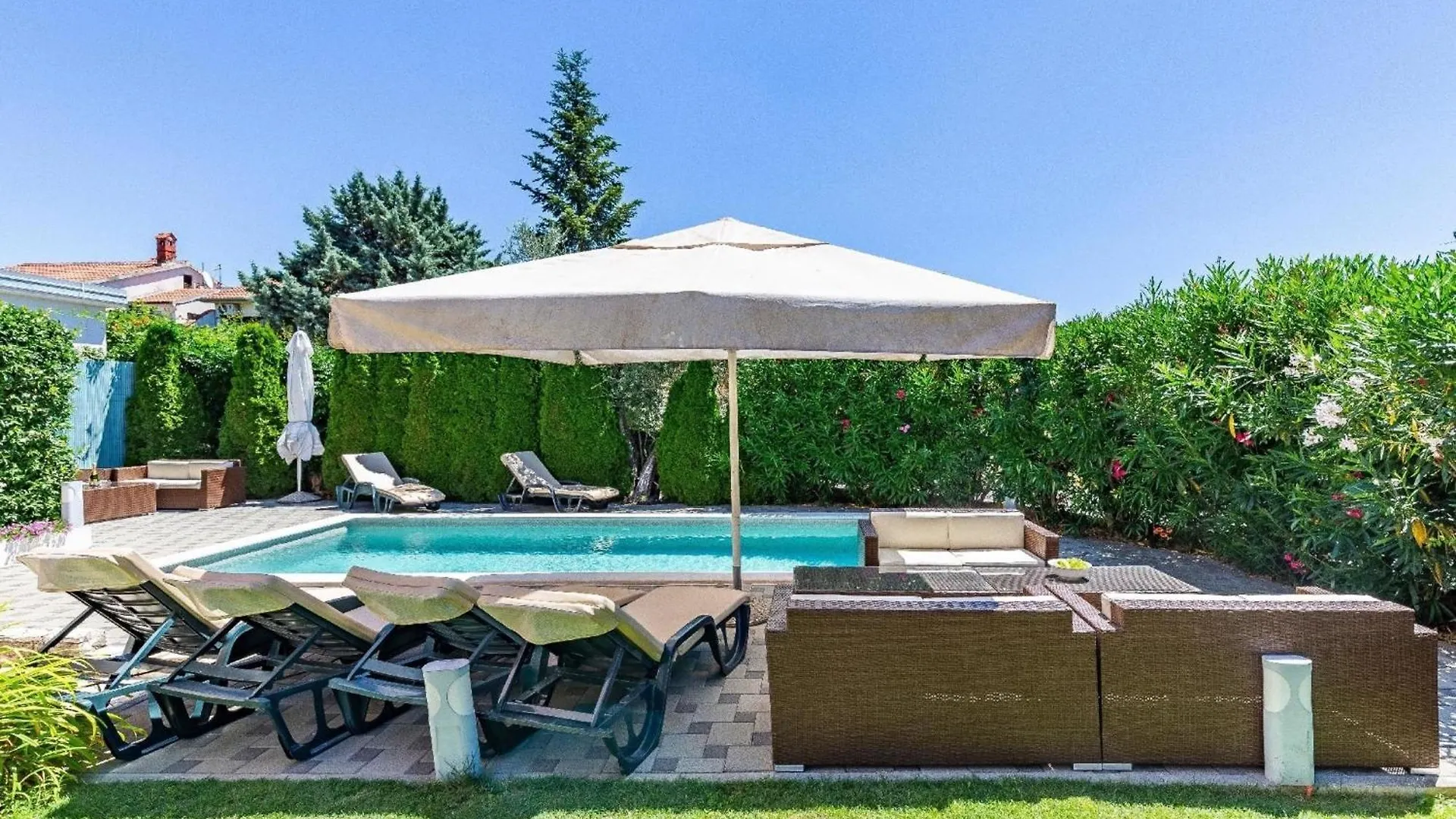 Strandnahes Haus Mit Terrasse Und Pool Pula Holiday home