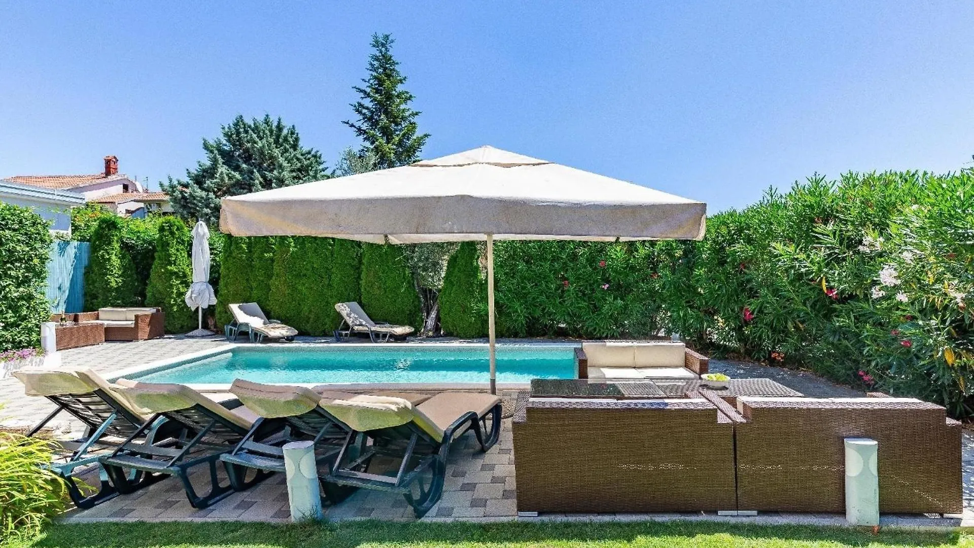 Holiday home Strandnahes Haus Mit Terrasse Und Pool Pula